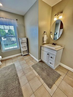 Bathroom, Interior, Recessed Lighting