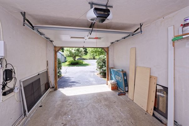 Garage, Interior