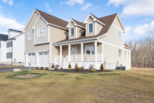 Attached, Exterior, Facade, Farmhouse