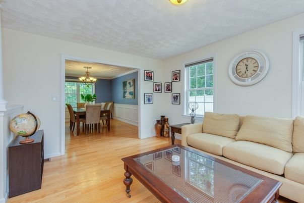 Chandelier, Dining room, Interior, Living room, Wood Texture Flooring