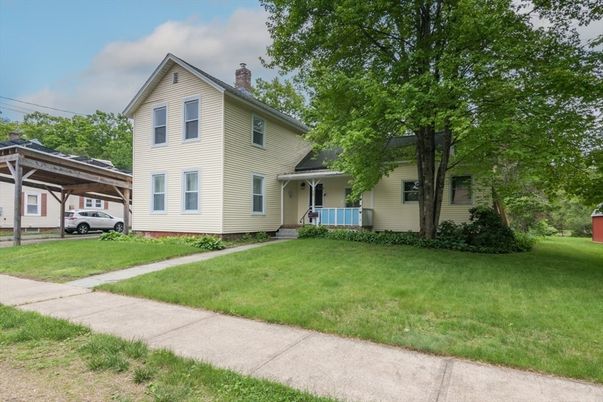 Backyard, Exterior, Facade, Queen Anne Victorian