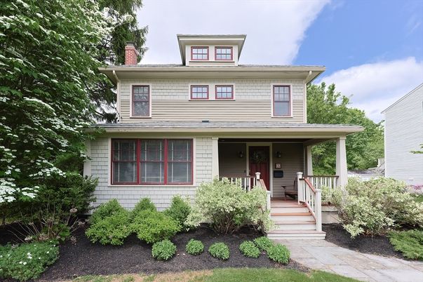 Exterior, Facade, American Foursquare