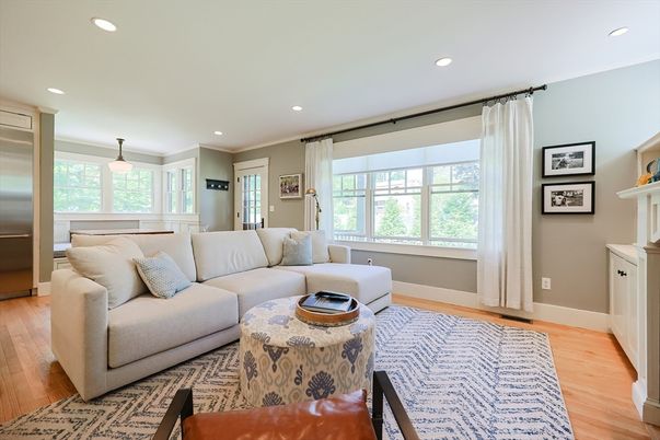 Interior, Living room, Pendant Lights, Recessed Lighting, Wood Texture Flooring