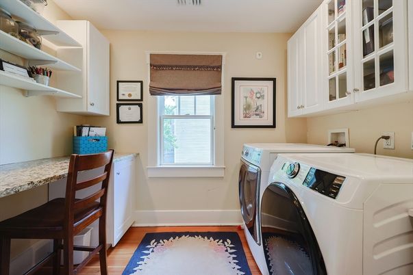 Interior, Washer, Wood Texture Flooring