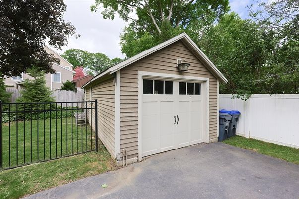 Detached Garage, Exterior
