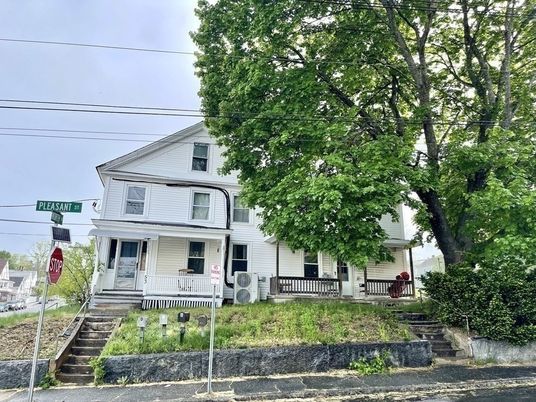 Exterior, Facade, Queen Anne Victorian