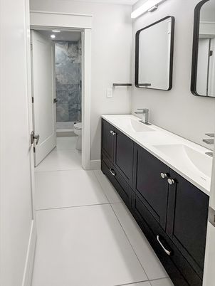 Bathroom, Dual Sink Vanities, Interior