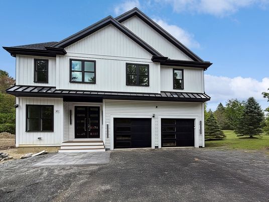 Attached, Exterior, Facade, Farmhouse