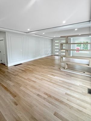 Empty room, Interior, Recessed Lighting, Wood Texture Flooring