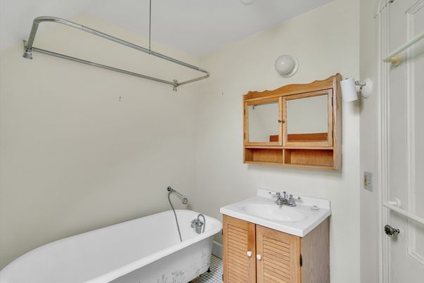 Bathroom, Free Standing Baths, Interior