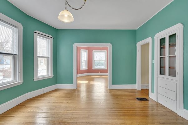 Empty room, Interior, Pendant Lights, Wood Texture Flooring