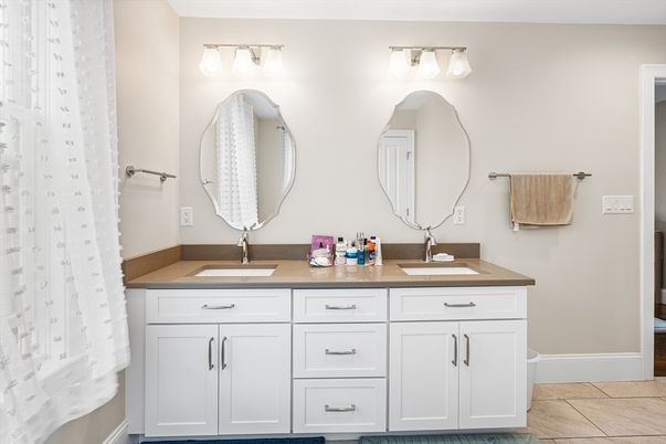 Bathroom, Dual Sink Vanities, Interior