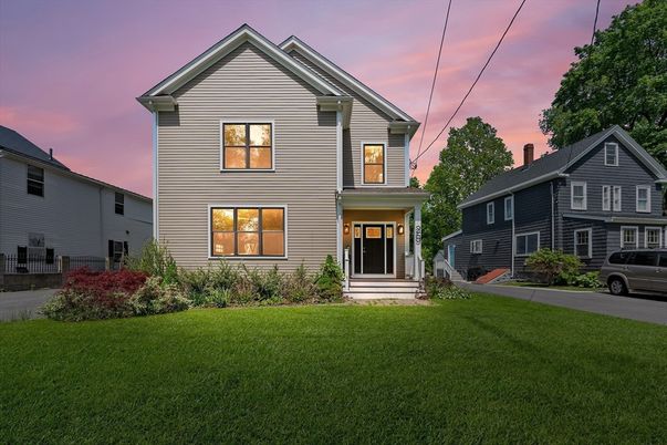 Exterior, Facade, Farmhouse