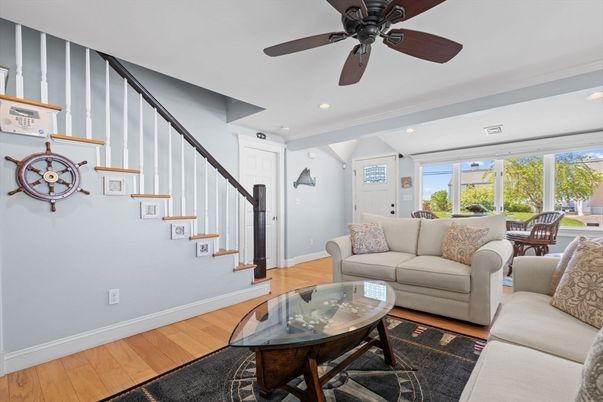 Interior, Living room, Recessed Lighting, Wood Texture Flooring