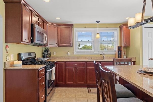 Dining room, Interior, Kitchen, Pendant Lights, Recessed Lighting