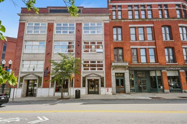 Exterior, Facade, Brick Facade, Rowhouse