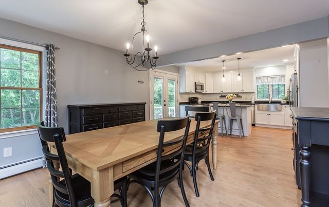Chandelier, Dining room, Interior, Kitchen, Pendant Lights, Recessed Lighting, Wood Texture Flooring