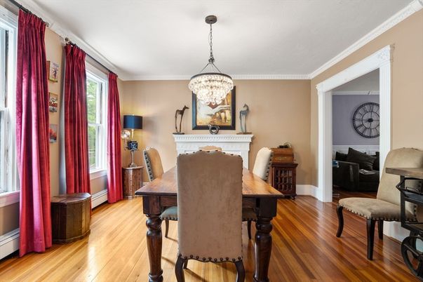 Chandelier, Dining room, Fireplace, Interior, Wood Texture Flooring