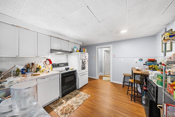 Interior, Kitchen, Recessed Lighting, Wood Texture Flooring