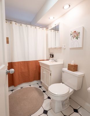 Bathroom, Interior, Recessed Lighting