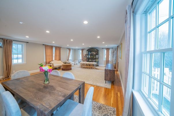 Dining room, Interior, Living room, Recessed Lighting, Wood Texture Flooring