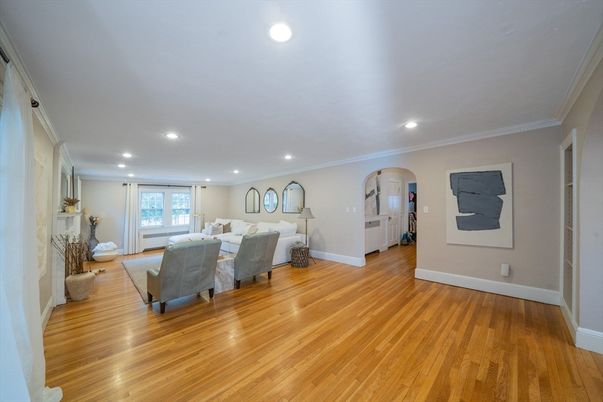 Interior, Living room, Recessed Lighting, Wood Texture Flooring