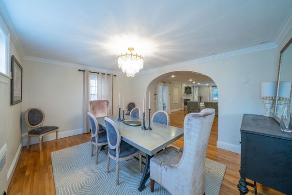 Chandelier, Dining room, Interior, Recessed Lighting, Wood Texture Flooring