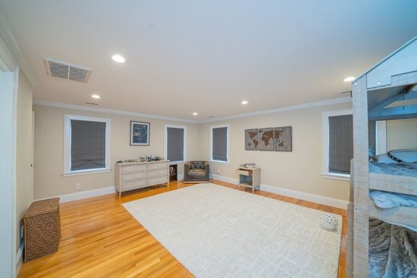 Interior, Recessed Lighting, Wood Texture Flooring