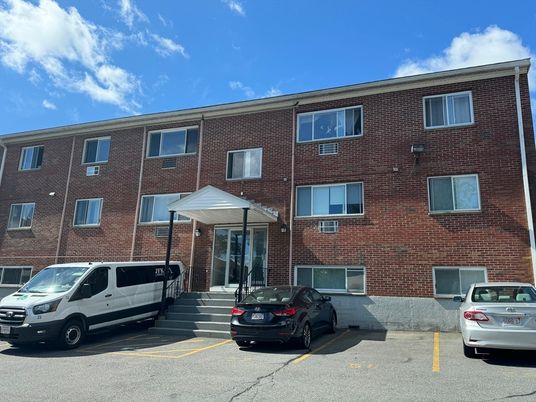 Exterior, Facade, Brick Facade, Rowhouse