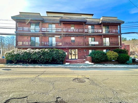 Exterior, Facade, Brick Facade, Rowhouse