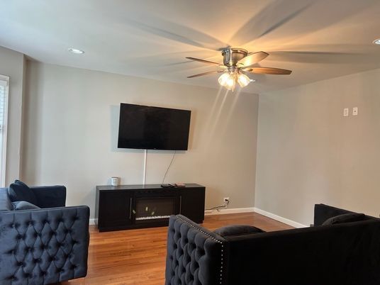 Interior, Recessed Lighting, Wood Texture Flooring