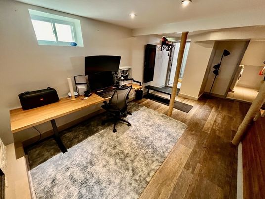 Home Office, Interior, Recessed Lighting, Wood Texture Flooring