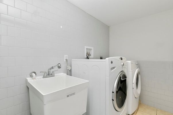 Interior, Washer