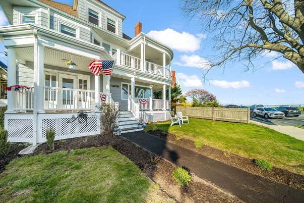 Backyard, Exterior, Facade, Queen Anne Victorian