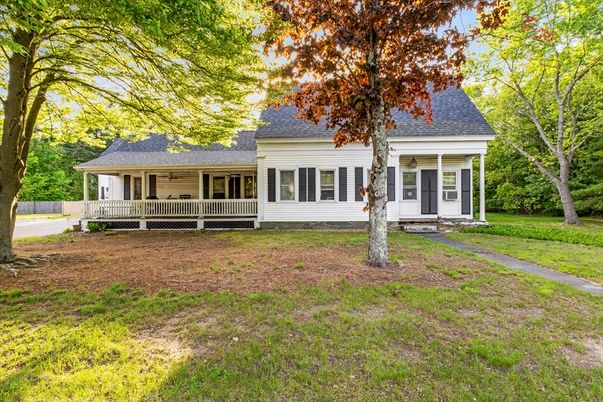 Backyard, Exterior, Facade, Cape Cod