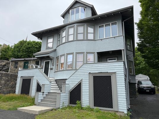 Exterior, Facade, Queen Anne Victorian