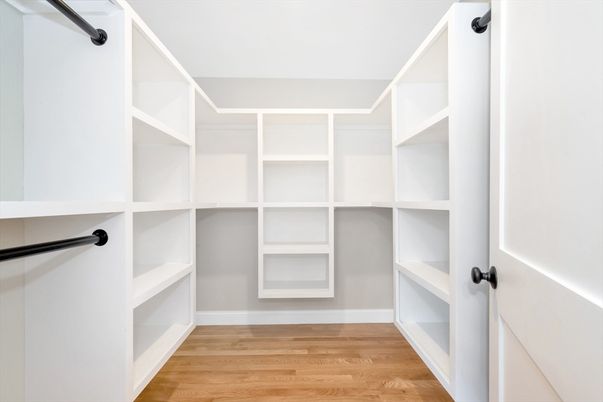 Interior, Walk-in Closets, Wood Texture Flooring
