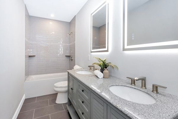 Bathroom, Dual Sink Vanities, Interior, Recessed Lighting
