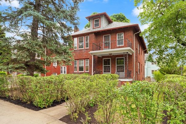 Exterior, Facade, Brick Facade, American Foursquare