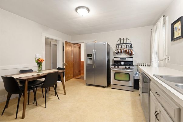Dining room, Interior, Kitchen, Stainless Steel Appliances