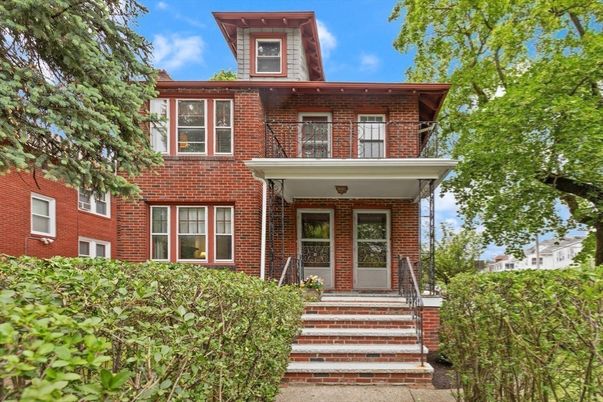 Exterior, Facade, Brick Facade, American Foursquare