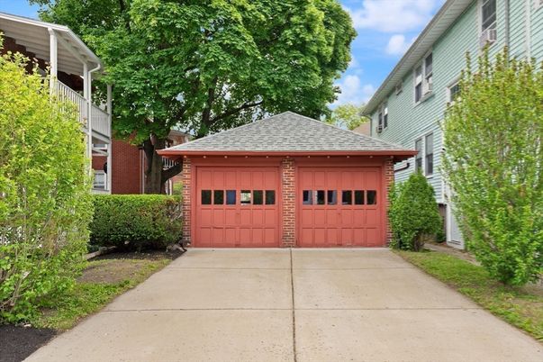 Detached Garage, Exterior