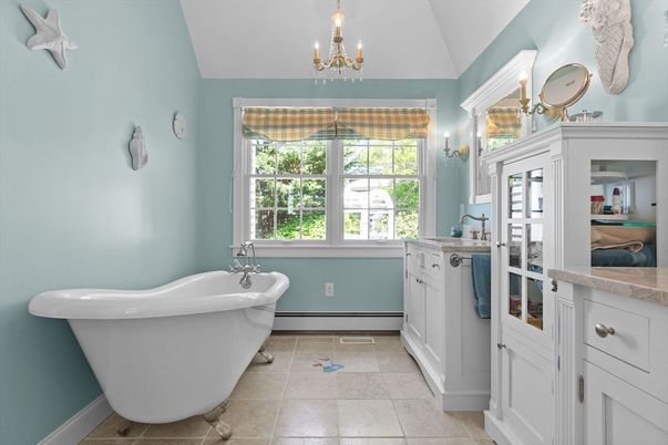 Bathroom, Chandelier, Free Standing Baths, Interior
