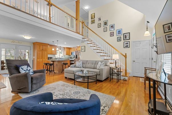 Interior, Kitchen, Living room, Pendant Lights, Recessed Lighting, Wood Texture Flooring