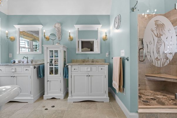 Bathroom, Dual Sink Vanities, Interior