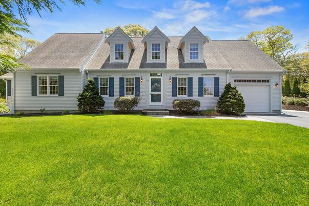 Attached, Exterior, Facade, Cape Cod