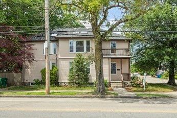 Exterior, Facade, Rowhouse