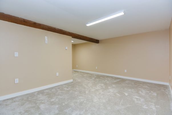 Empty room, Interior, Recessed Lighting, Wooden Beams