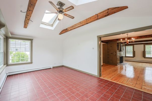 Chandelier, Empty room, Interior, Wooden Beams, Wood Texture Flooring