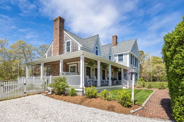 Backyard, Exterior, Facade, Queen Anne Victorian